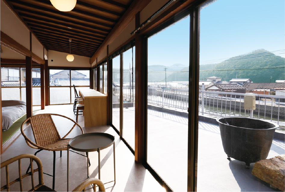 開放的な雰囲気でくつろげる日当たり最高の室内